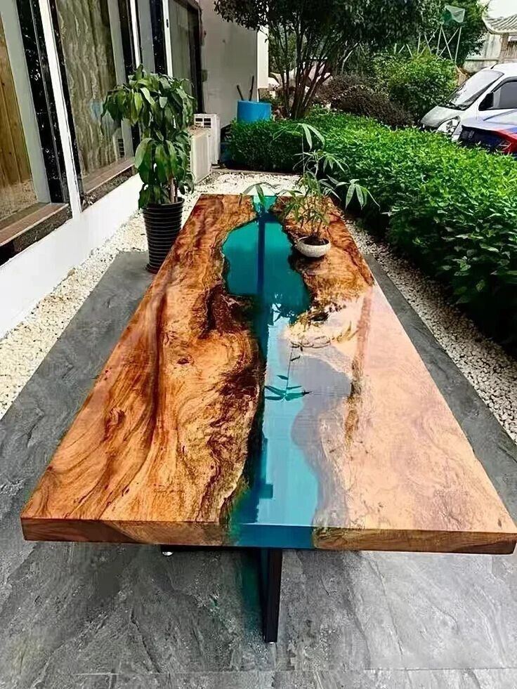 Banco de madera en oficina